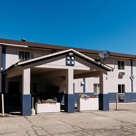 แทรเวลลอดจ์ บาย วินด์แฮม วอร์แลนด์ Hotel Worland ภายนอก รูปภาพ