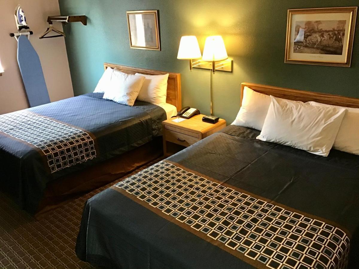 แทรเวลลอดจ์ บาย วินด์แฮม วอร์แลนด์ Hotel Worland ภายนอก รูปภาพ
