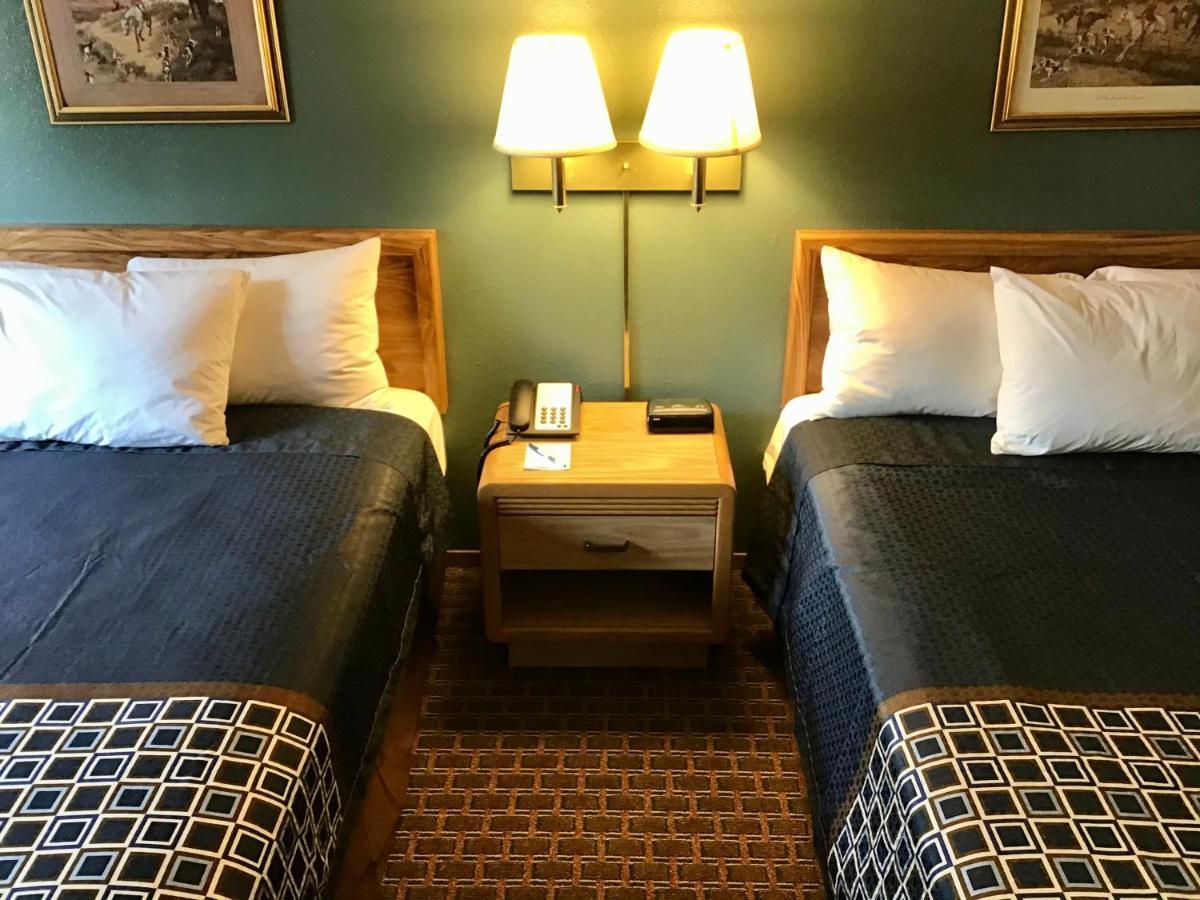 แทรเวลลอดจ์ บาย วินด์แฮม วอร์แลนด์ Hotel Worland ภายนอก รูปภาพ