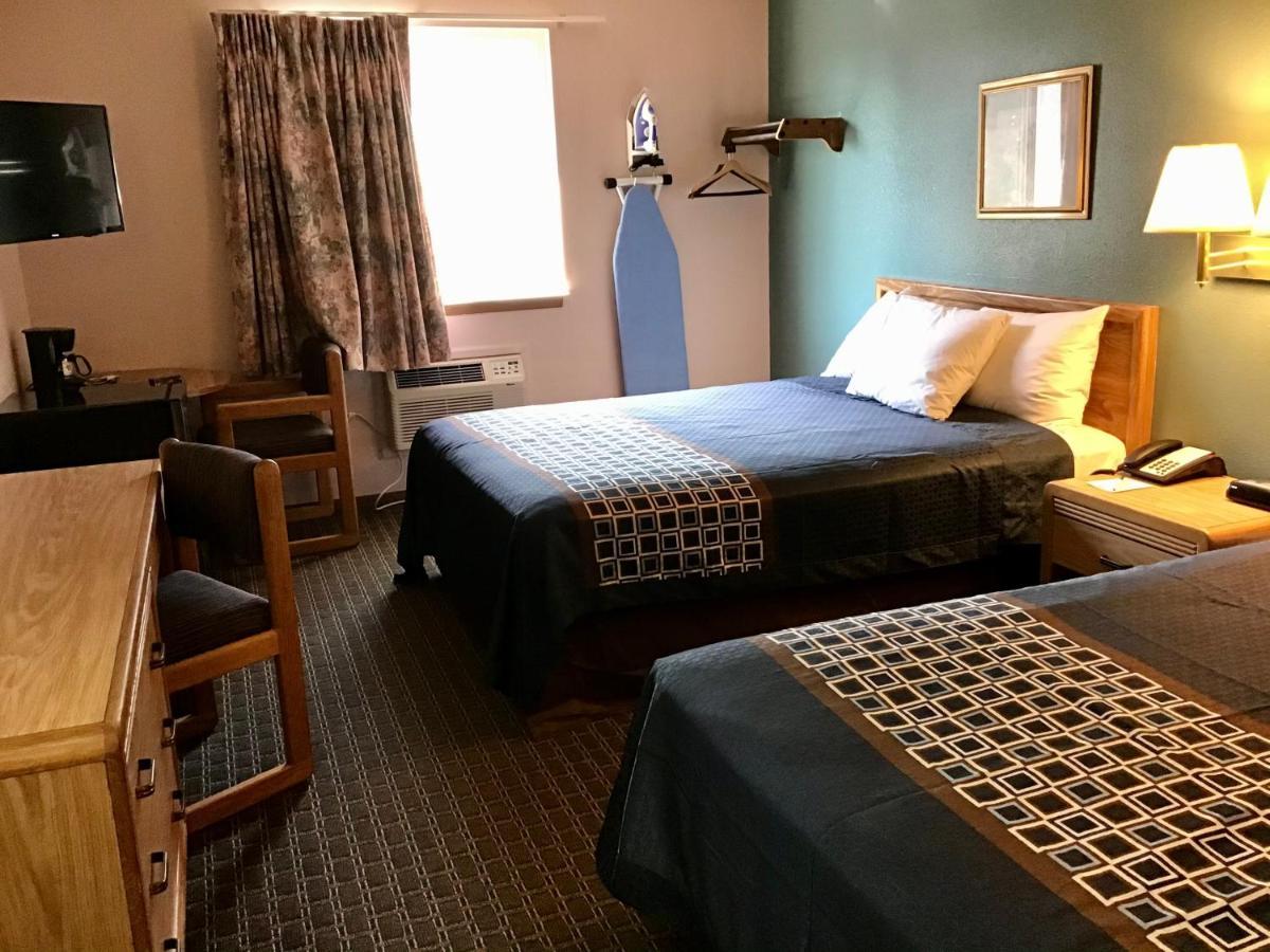 แทรเวลลอดจ์ บาย วินด์แฮม วอร์แลนด์ Hotel Worland ภายนอก รูปภาพ