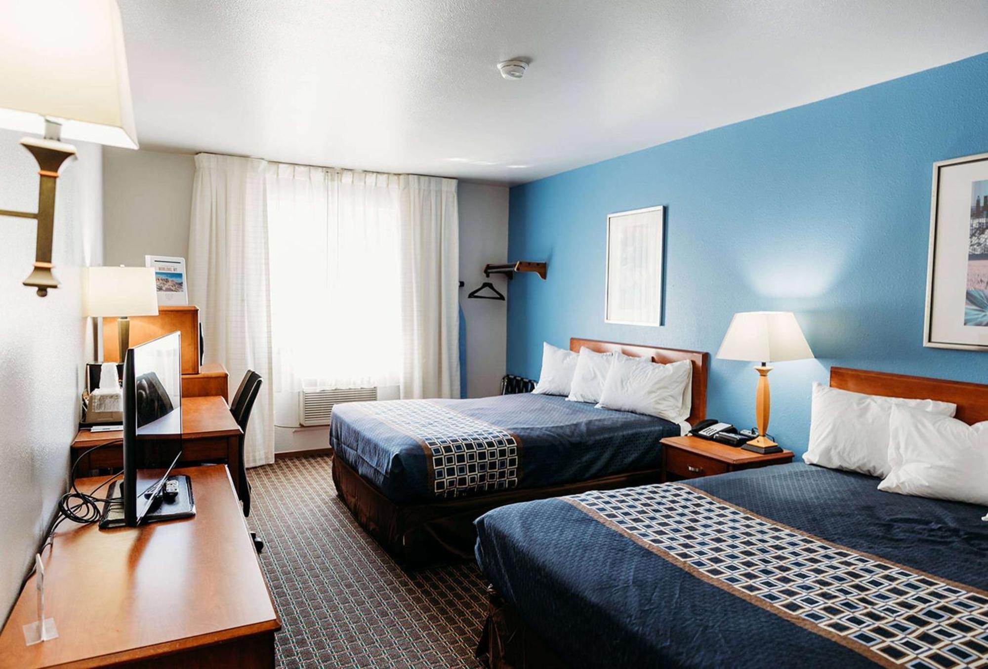 แทรเวลลอดจ์ บาย วินด์แฮม วอร์แลนด์ Hotel Worland ภายนอก รูปภาพ